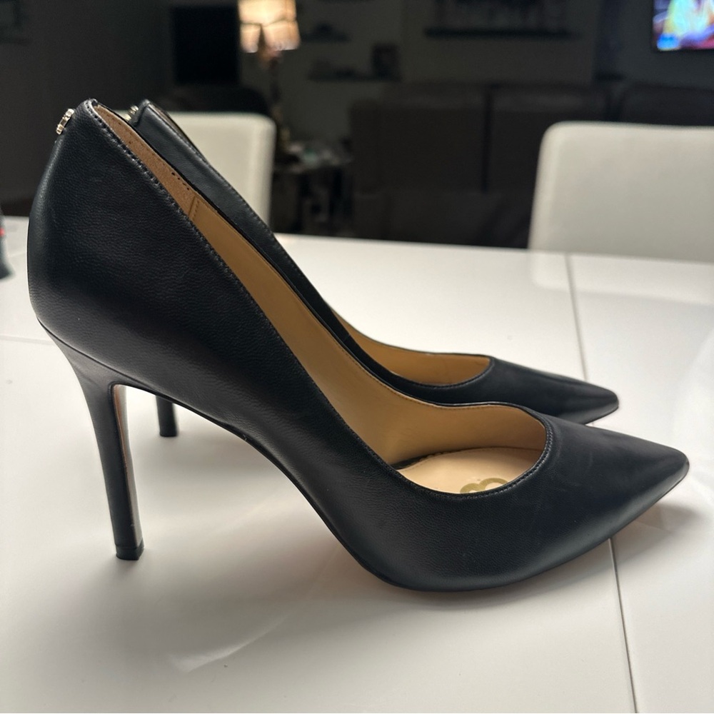 Sam Edelman Black Leather pumps  Heels 9.5 pointed toe